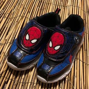 Toddler tennis shoes non-marking sole